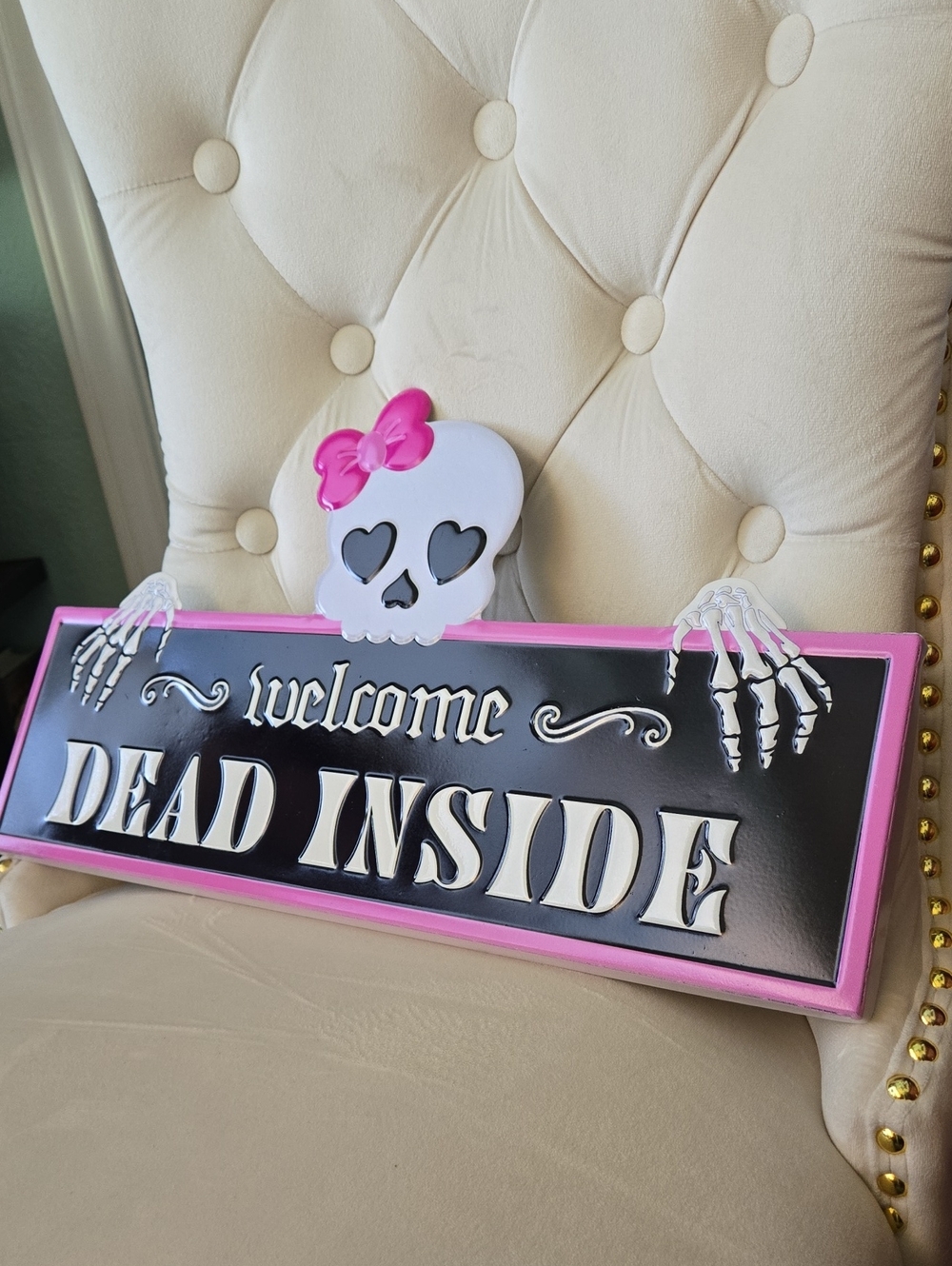 Michaels Halloween 2025 "Welcome Dead Inside" Skull Hanging Sign, NWT - Picture 5 of 10